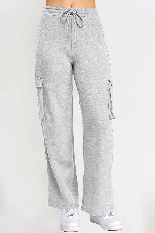 Womens Cargo Sweatpants Wide Leg Fleece Sweatpants Baggy Cargo Joggers with Pockets High Waisted Sweat Cargo Pants